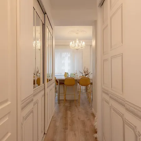L Elegance Toulousaine Avec Garage Apartment *