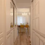 L Elegance Toulousaine Avec Garage Apartment *
